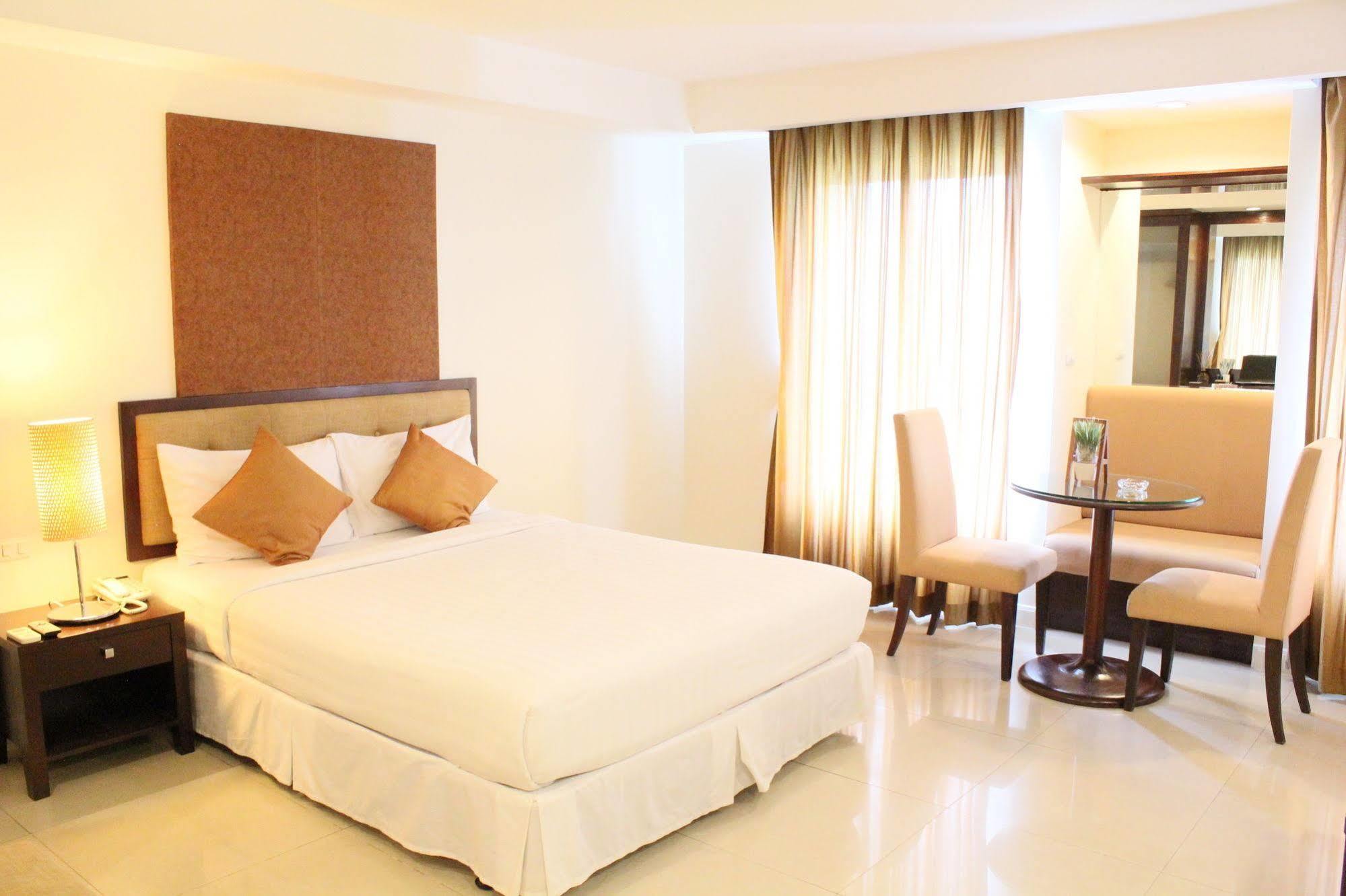 Romance Hotel Bangna Bangkok Eksteriør billede